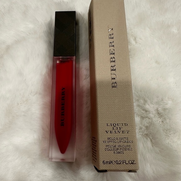 Burberry Other - Burberry Liquid Lip Velvet - Vivid Red